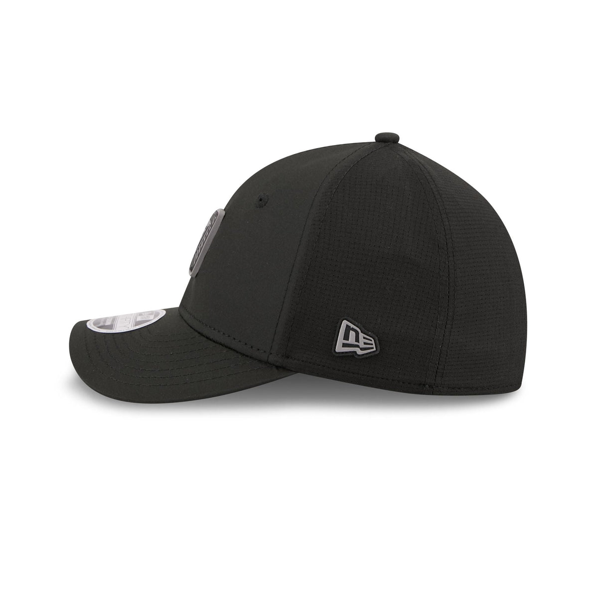 Las Vegas Raiders 2026 Training Black 39THIRTY M-Crown Stretch-Fit Hat