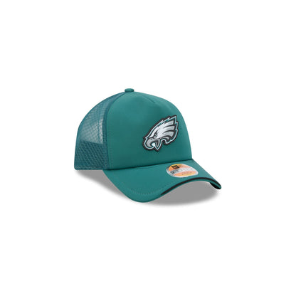 Philadelphia Eagles 2026 Sideline Kids 9FORTY APEX Trucker Hat